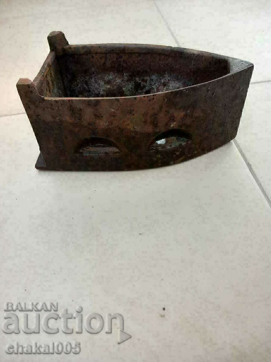 Delivery of An old iron on fire