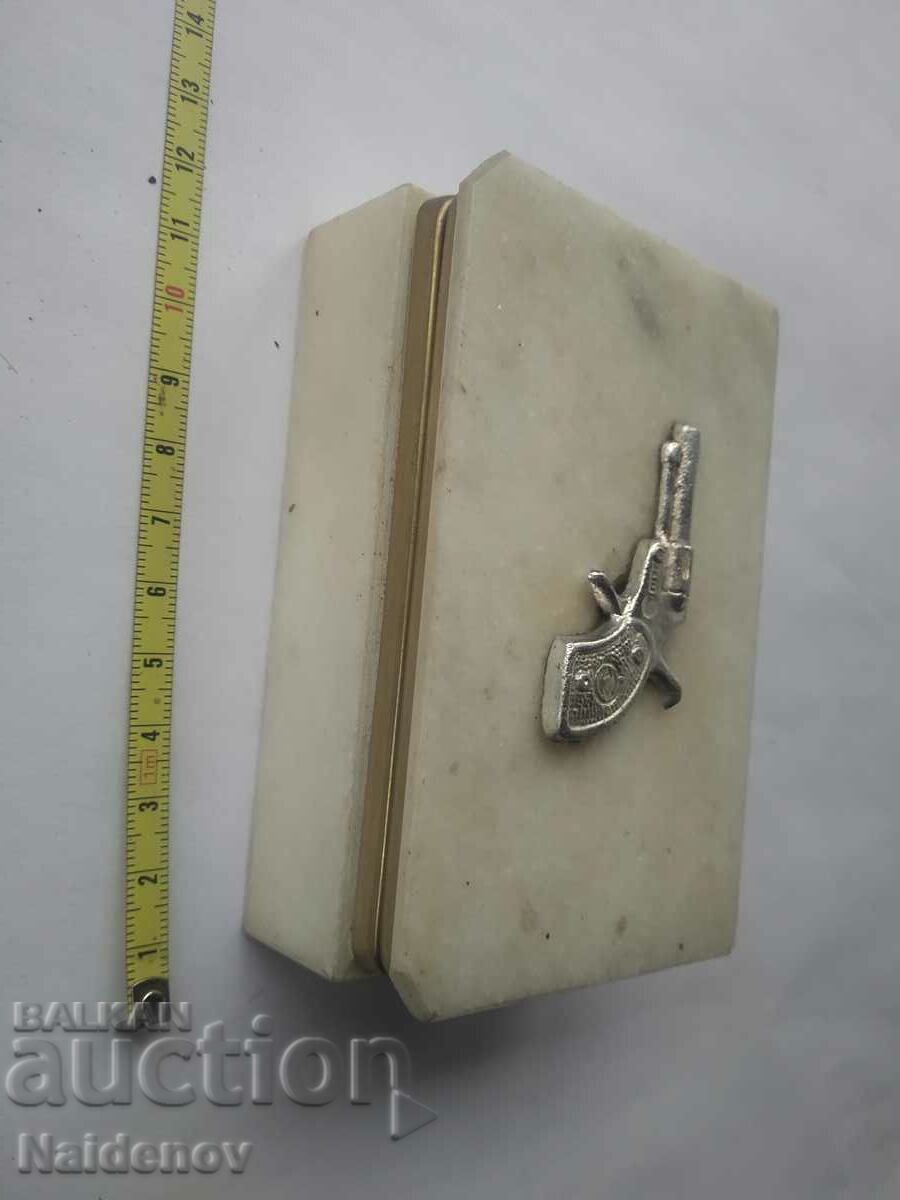 Cutie de marmura Soca cu preț 14.99 BGN | € 7.66 Cutie de marmura Soca cu preț 14.99 BGN | € 7.66