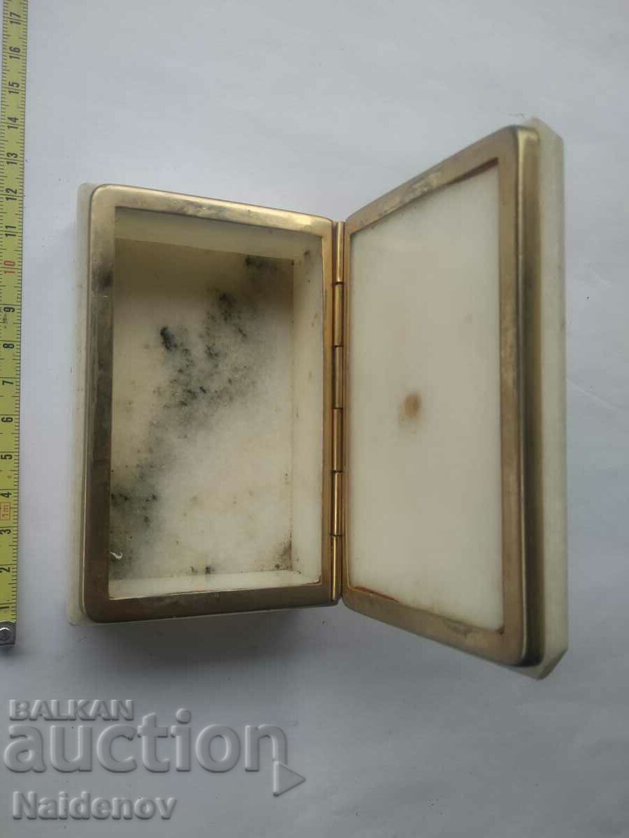 Licitație Cutie de marmura Soca Licitație Cutie de marmura Soca