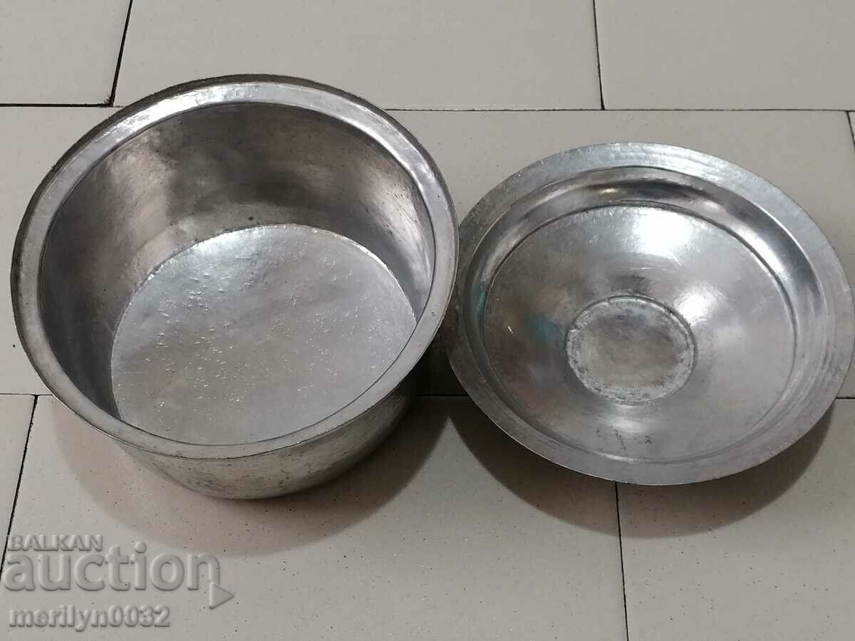 Old tin pot, copper pot with lid with price 139.00 BGN | € 71.07 Old tin pot, copper pot with lid with price 139.00 BGN | € 71.07