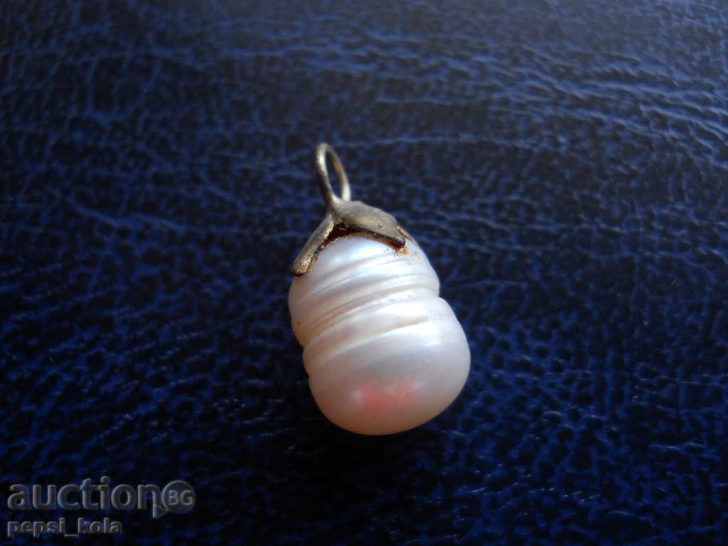 locket - pendant - pearl