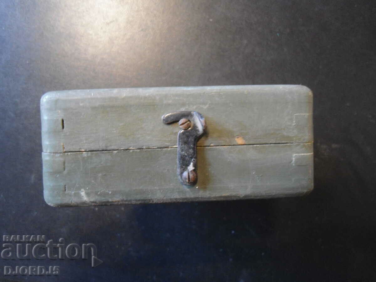 Auction Old wooden box Auction Old wooden box