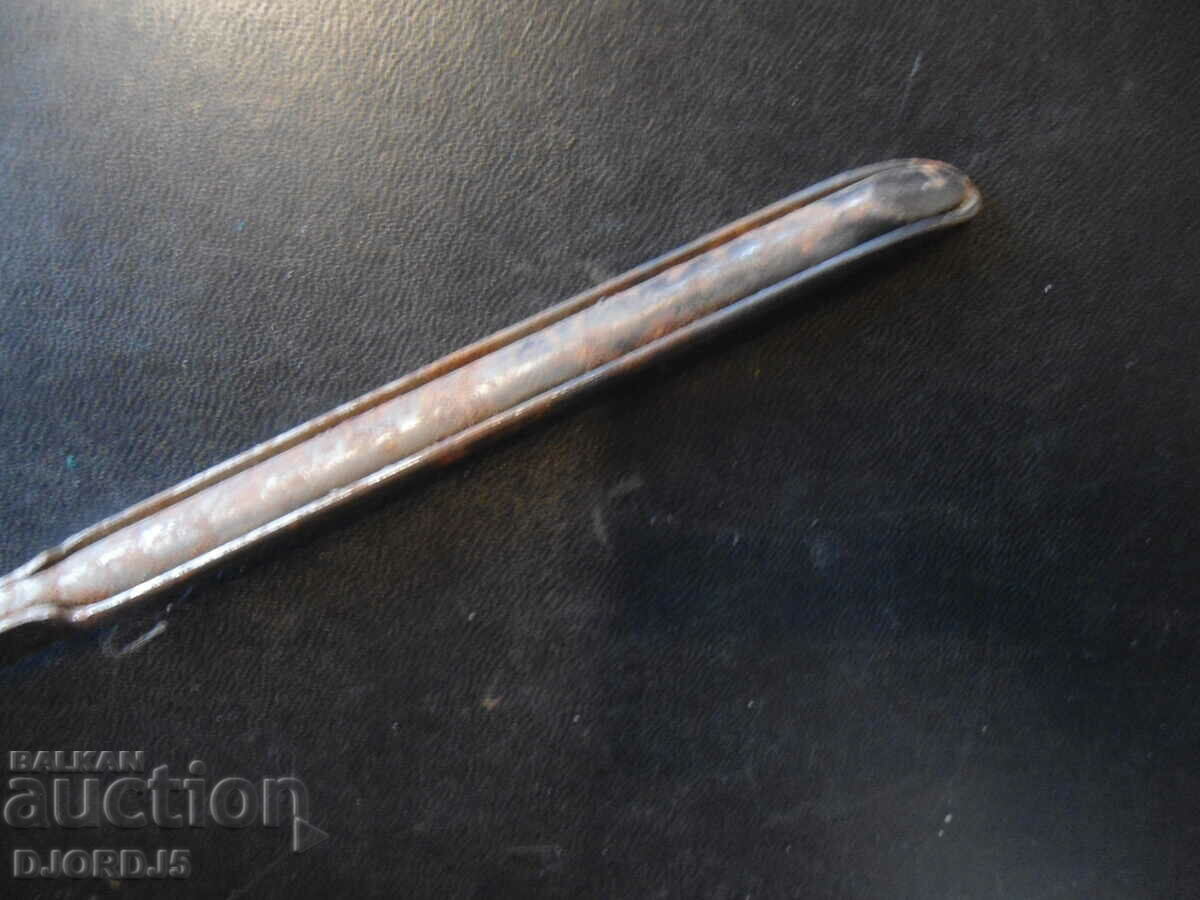 Delivery of An old instrument