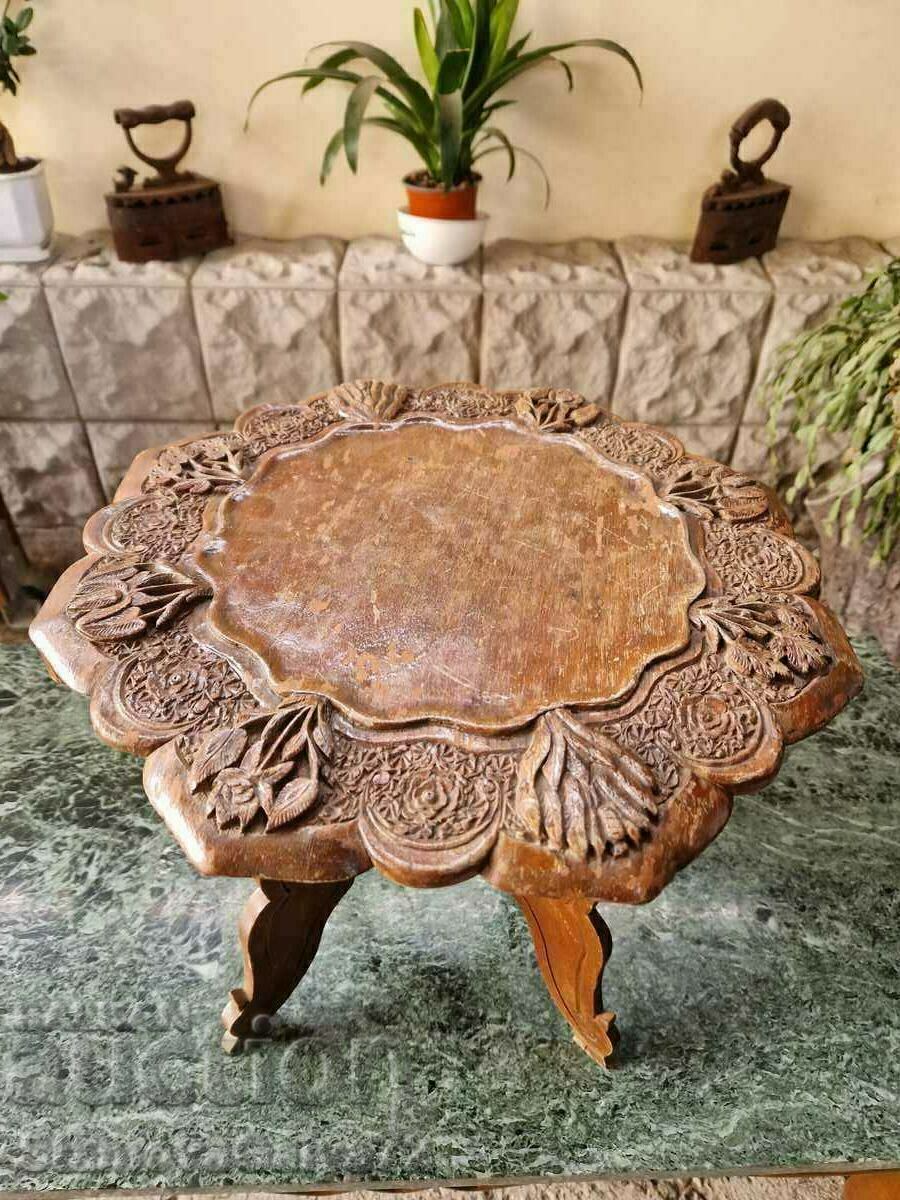 Auction  Beautiful antique table with wood carving