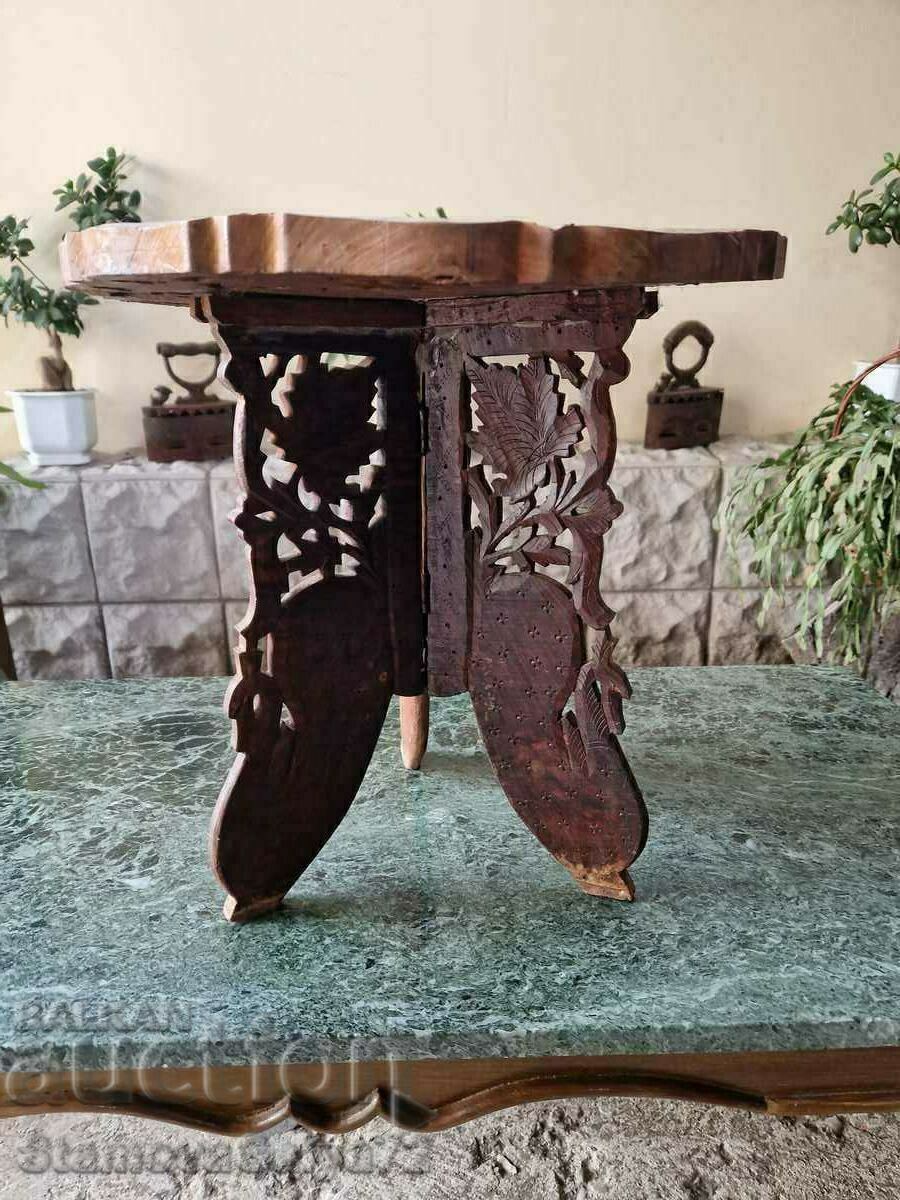 Livrarea Veche și frumoasă măsuță de cafea antică Livrarea Veche și frumoasă măsuță de cafea antică