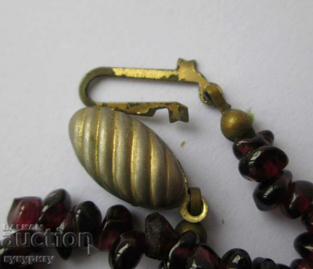 Licitație Vechi colier delicat dama colier din granat natural Licitație Vechi colier delicat dama colier din granat natural