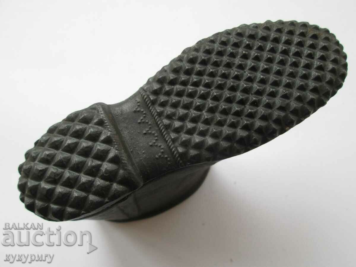 Auction Old advertising figure stand sticks rubber shoe 1856 Auction Old advertising figure stand sticks rubber shoe 1856