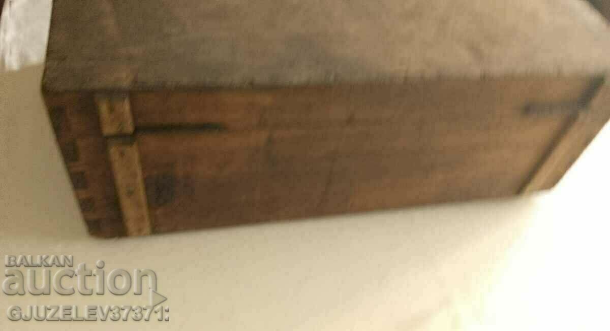 Delivery of Old authentic wooden suitcase length 55cm, height 18cm, Delivery of Old authentic wooden suitcase length 55cm, height 18cm,