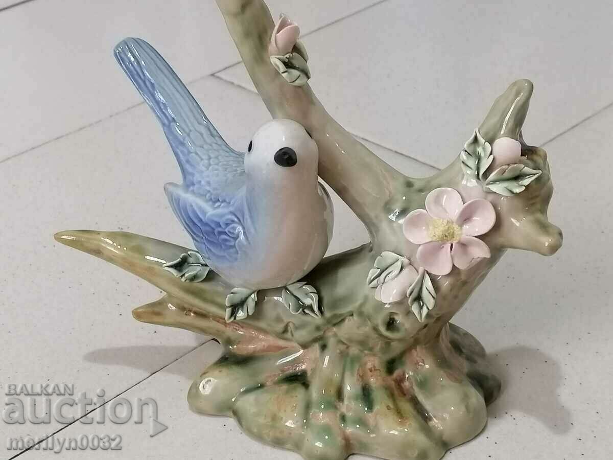 Auction Porcelain figure 20 cm plastic statuette porcelain Romania Auction Porcelain figure 20 cm plastic statuette porcelain Romania