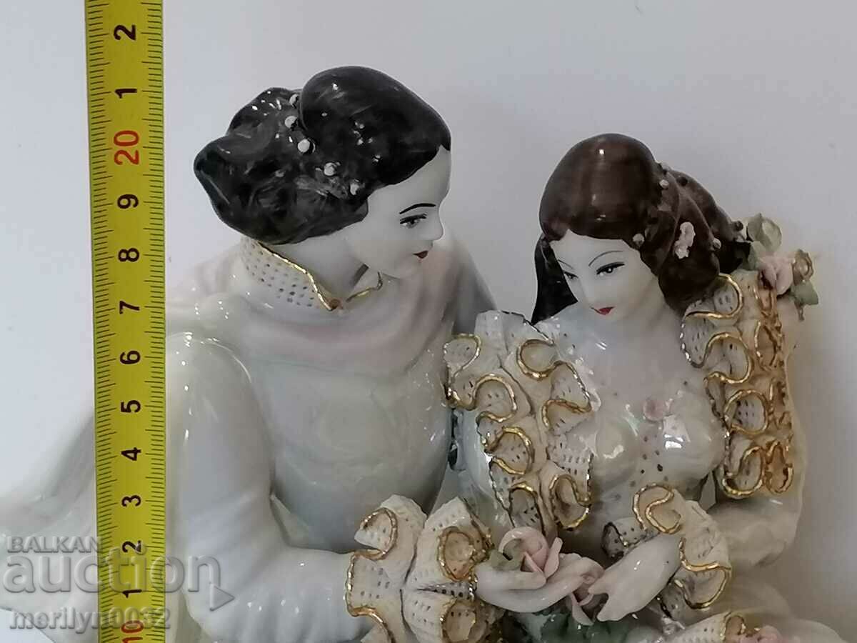 Delivery of Porcelain figure 21 cm plastic statuette porcelain Romania Delivery of Porcelain figure 21 cm plastic statuette porcelain Romania