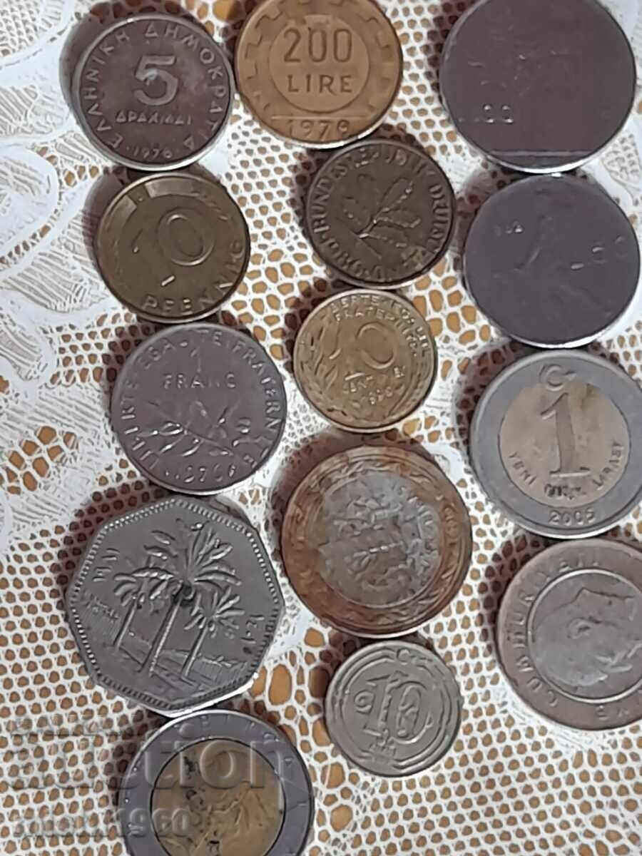 Πολλά παλιά ξένα νομίσματα