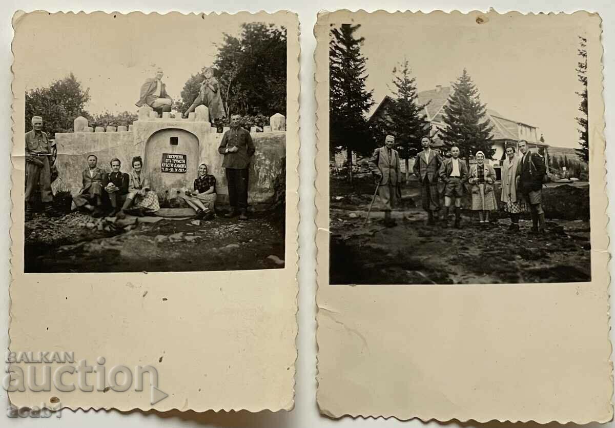 Tourists in front of Bai Krastyo fountain with price 29.99 BGN | € 15.33 Tourists in front of Bai Krastyo fountain with price 29.99 BGN | € 15.33
