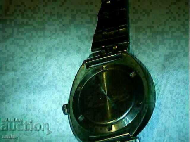 2 τεμάχια ανδρικής δουλειάς 4 στρώσεων με διπλό στήθος με τιμή 40.00 BGN | € 20.45 2 τεμάχια ανδρικής δουλειάς 4 στρώσεων με διπλό στήθος με τιμή 40.00 BGN | € 20.45