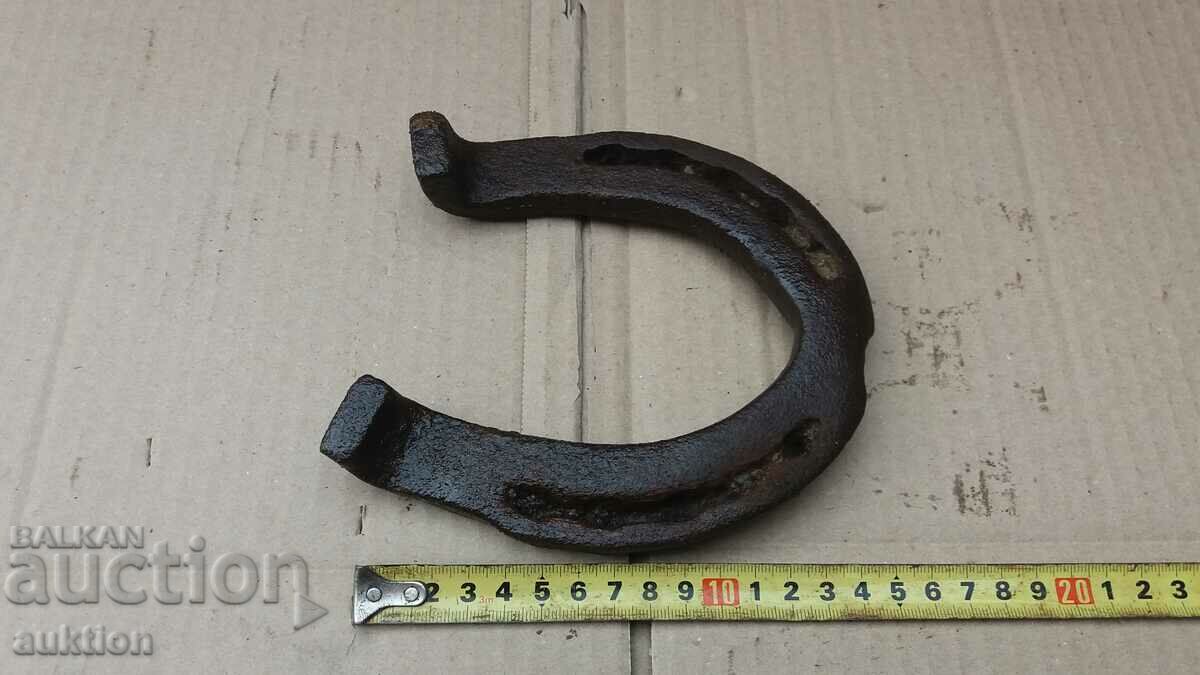 Delivery of SOLID FORGED HORSESHOE