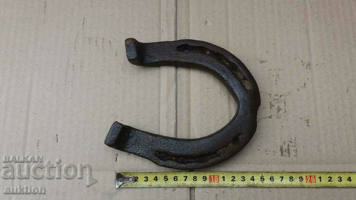 SOLID FORGED HORSESHOE - 5