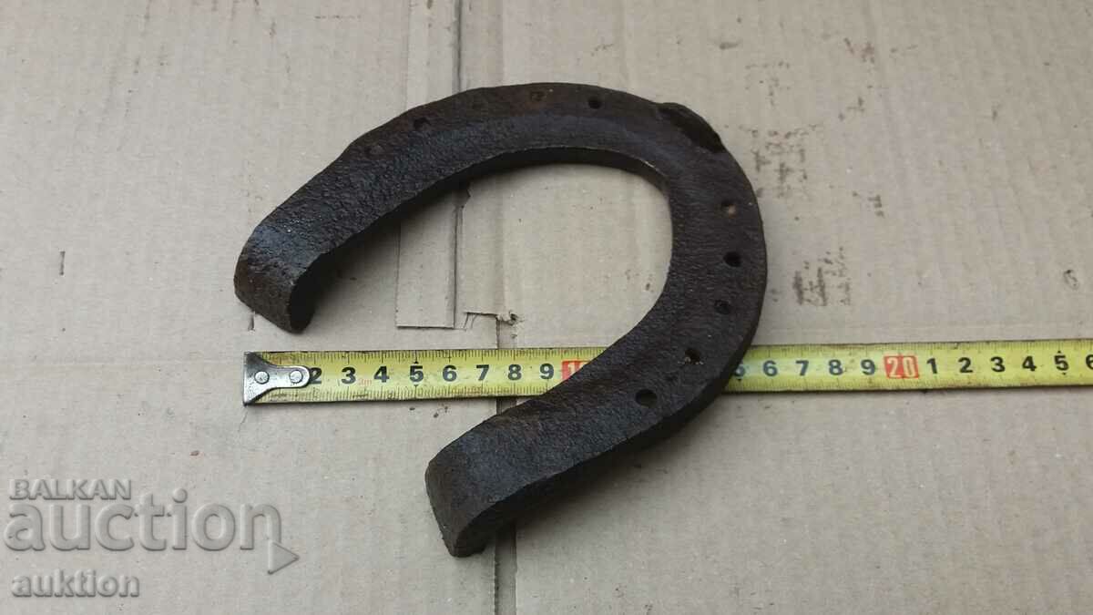 SOLID FORGED HORSESHOE - 6