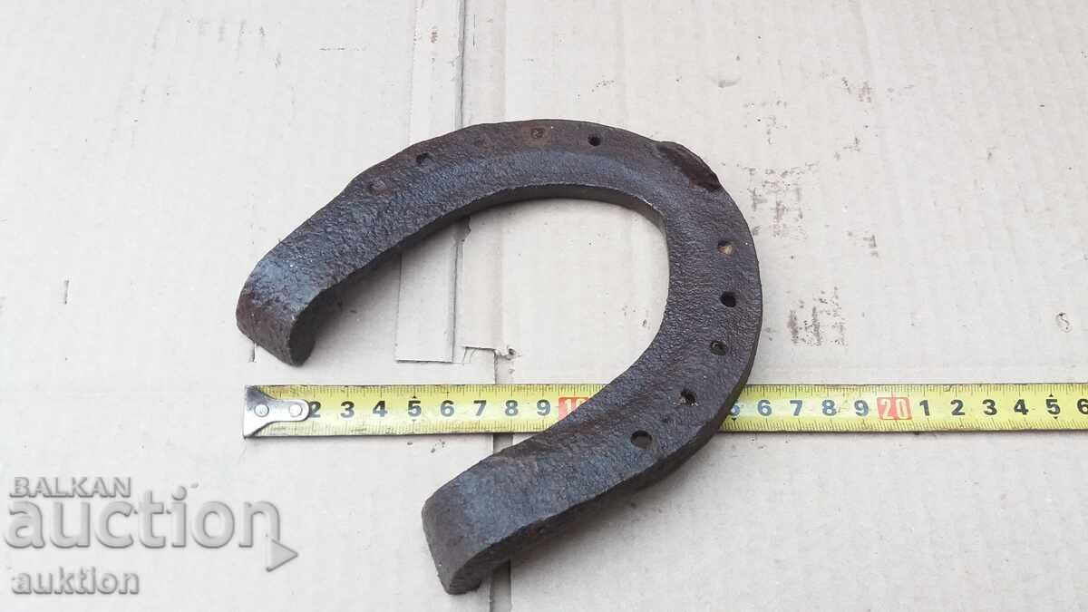 SOLID FORGED HORSESHOE - 7