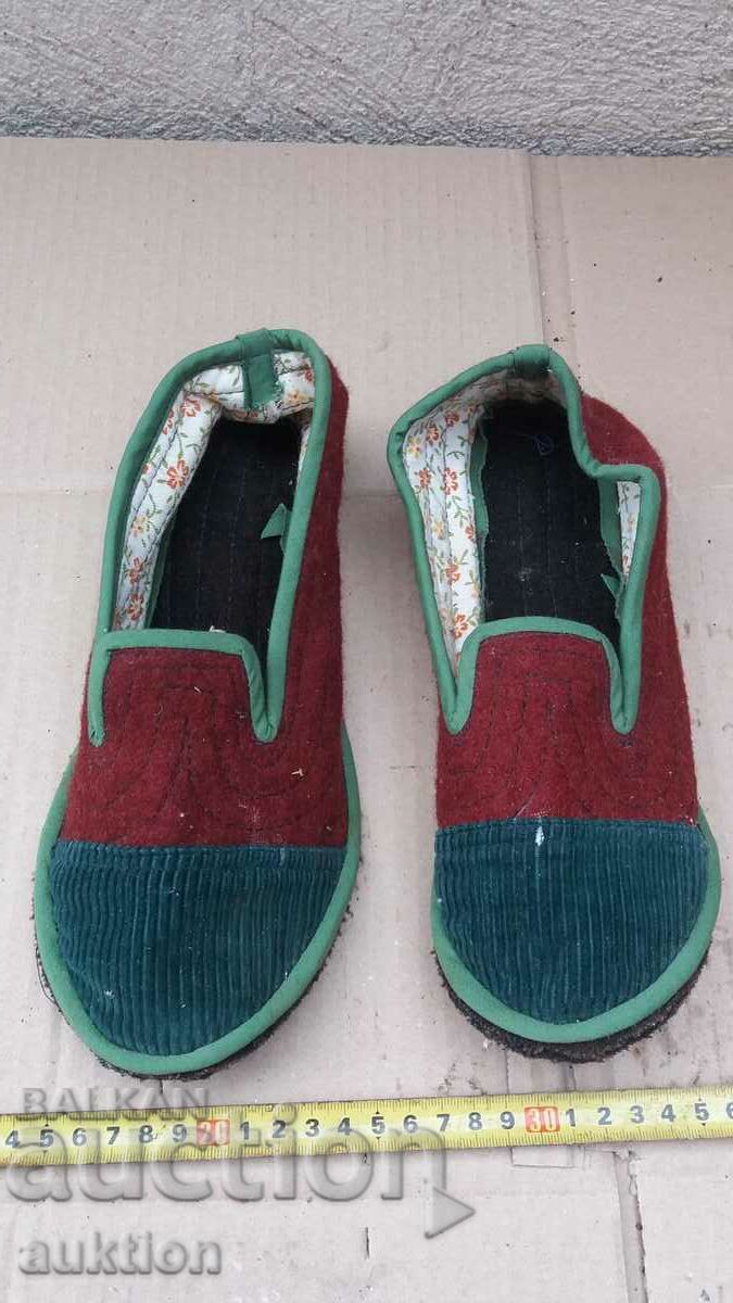 OLD DOMESTIC SLIPPERS, SLIPPERS