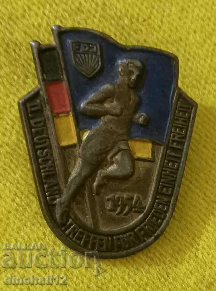 Delivery of Sign II. Deutschland Treffen für Frieden Einheit Freiheit Delivery of Sign II. Deutschland Treffen für Frieden Einheit Freiheit