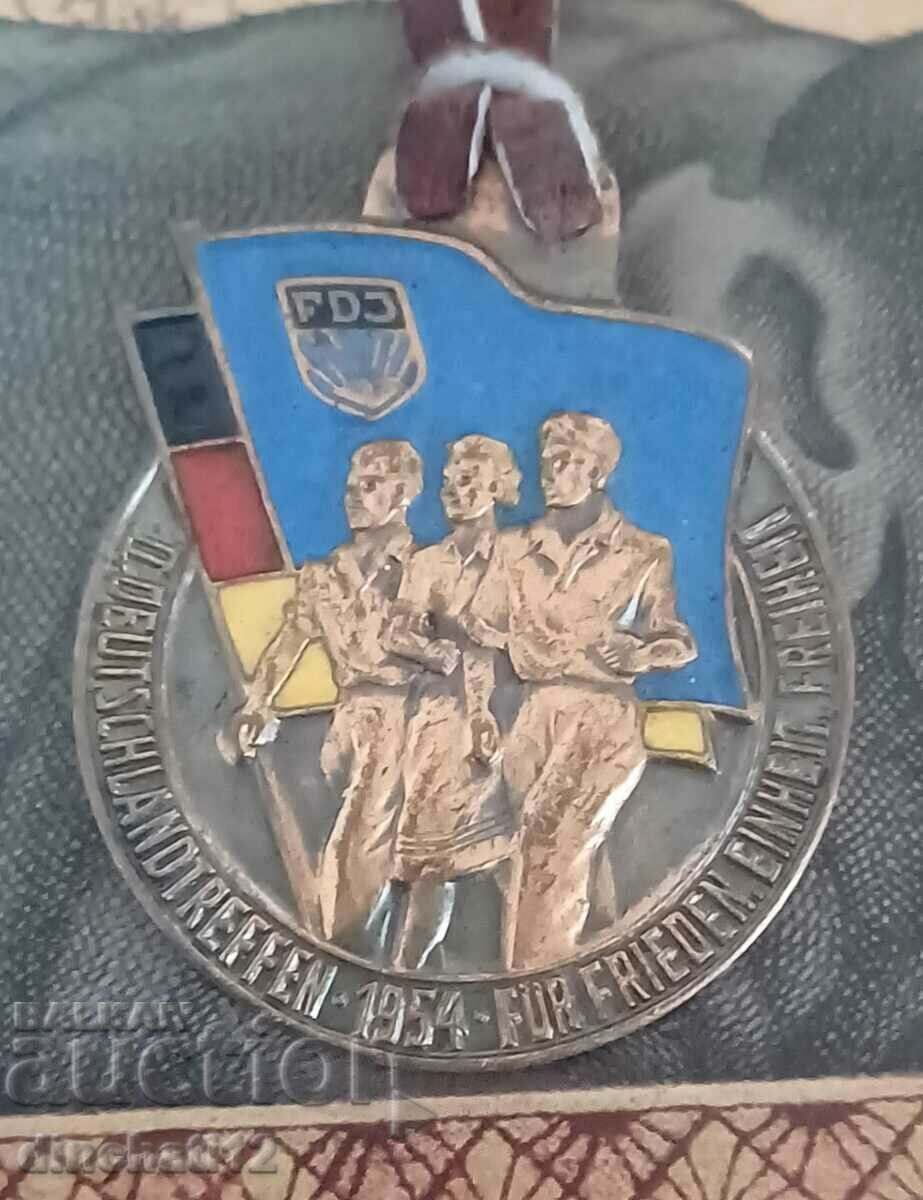 Delivery of DDR Abzeichen FDJ zweites Deutschlandtreffen 1954