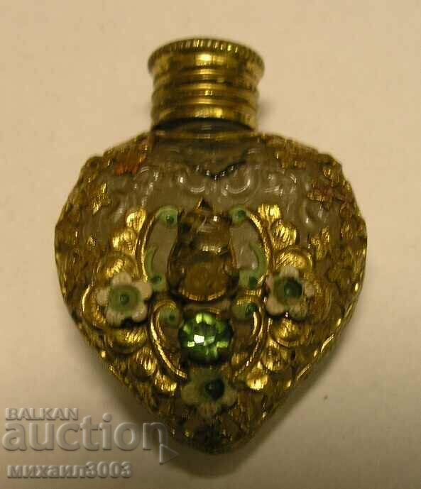 Старинно шишенце за парфюм с ажурна украса