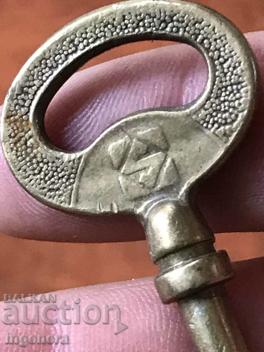 ANTIQUE KEY FROM GRANDMOTHER AND GRANDFATHER'S CHESTS CUT PADLOCK - 5 ANTIQUE KEY FROM GRANDMOTHER AND GRANDFATHER'S CHESTS CUT PADLOCK - 5