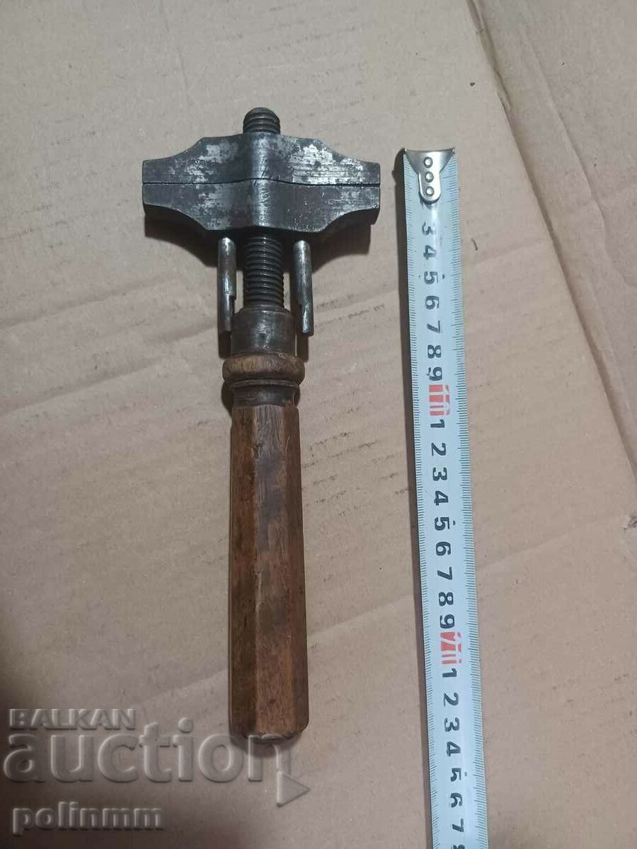 German Wrench/Clamp - 434