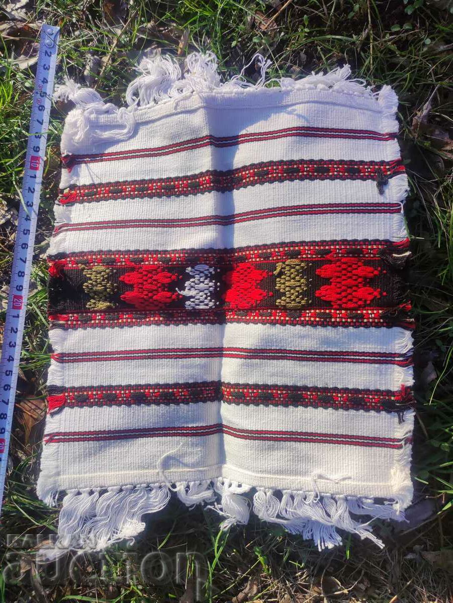 Licitație O cârpă mică cu broderie Licitație O cârpă mică cu broderie