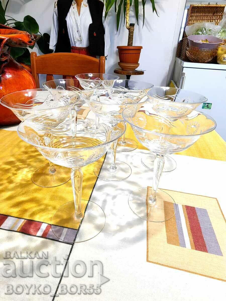 Auction Eight Large Crystal Imperial Wine Glasses 1920s Auction Eight Large Crystal Imperial Wine Glasses 1920s