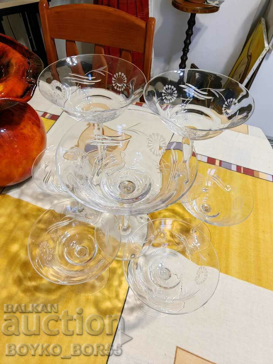 Delivery of Eight Large Crystal Imperial Wine Glasses 1920s Delivery of Eight Large Crystal Imperial Wine Glasses 1920s