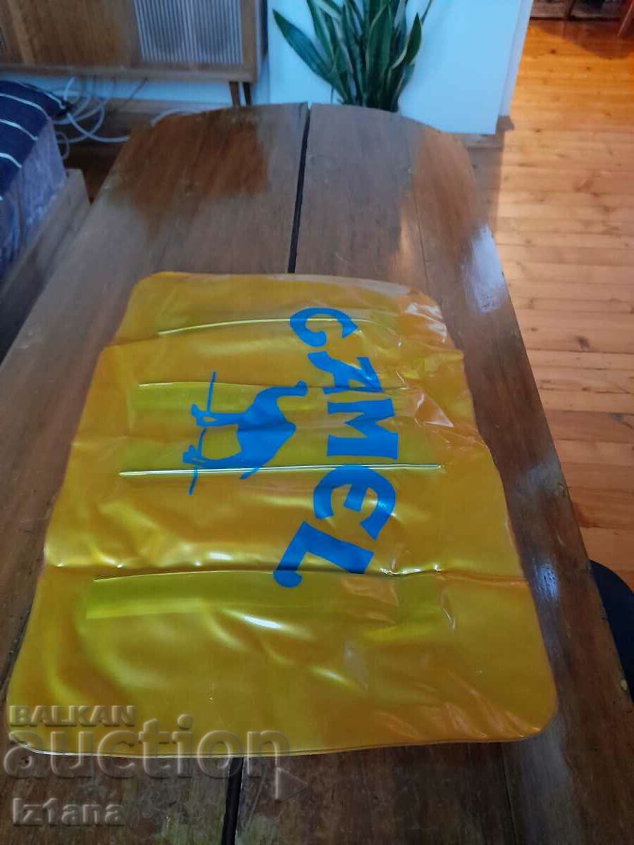 Old Camel inflatable swimming pillow
