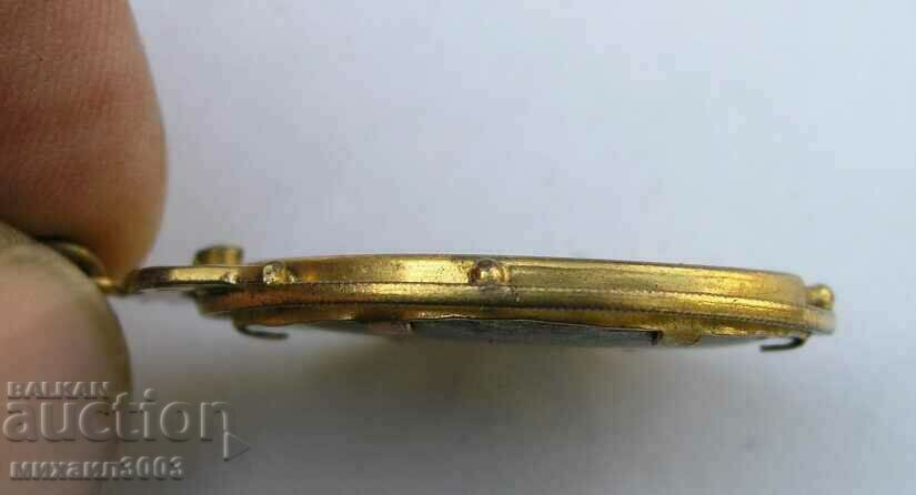 Auction OLD GOLD PHOTO LOCKET. Auction OLD GOLD PHOTO LOCKET.