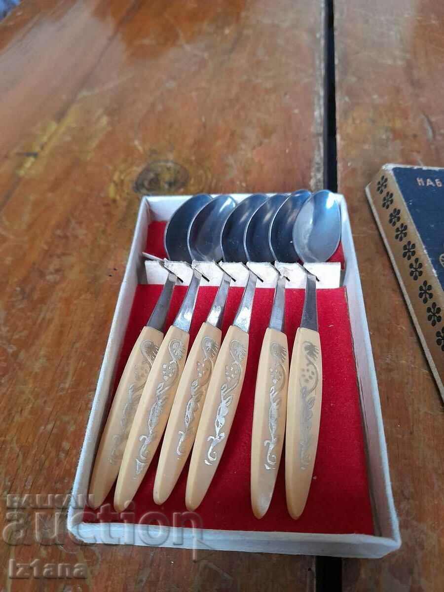 Old dessert spoons Little ones with price 37.00 BGN | € 18.92