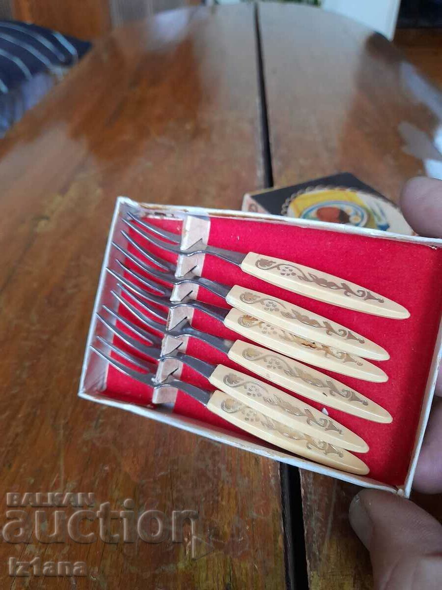 Auction Old dessert forks Tiny Auction Old dessert forks Tiny