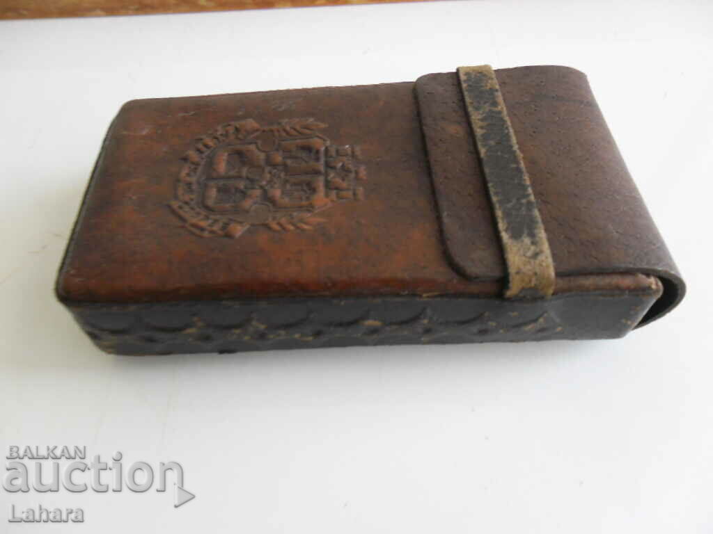 Leather case for cigarettes or cards