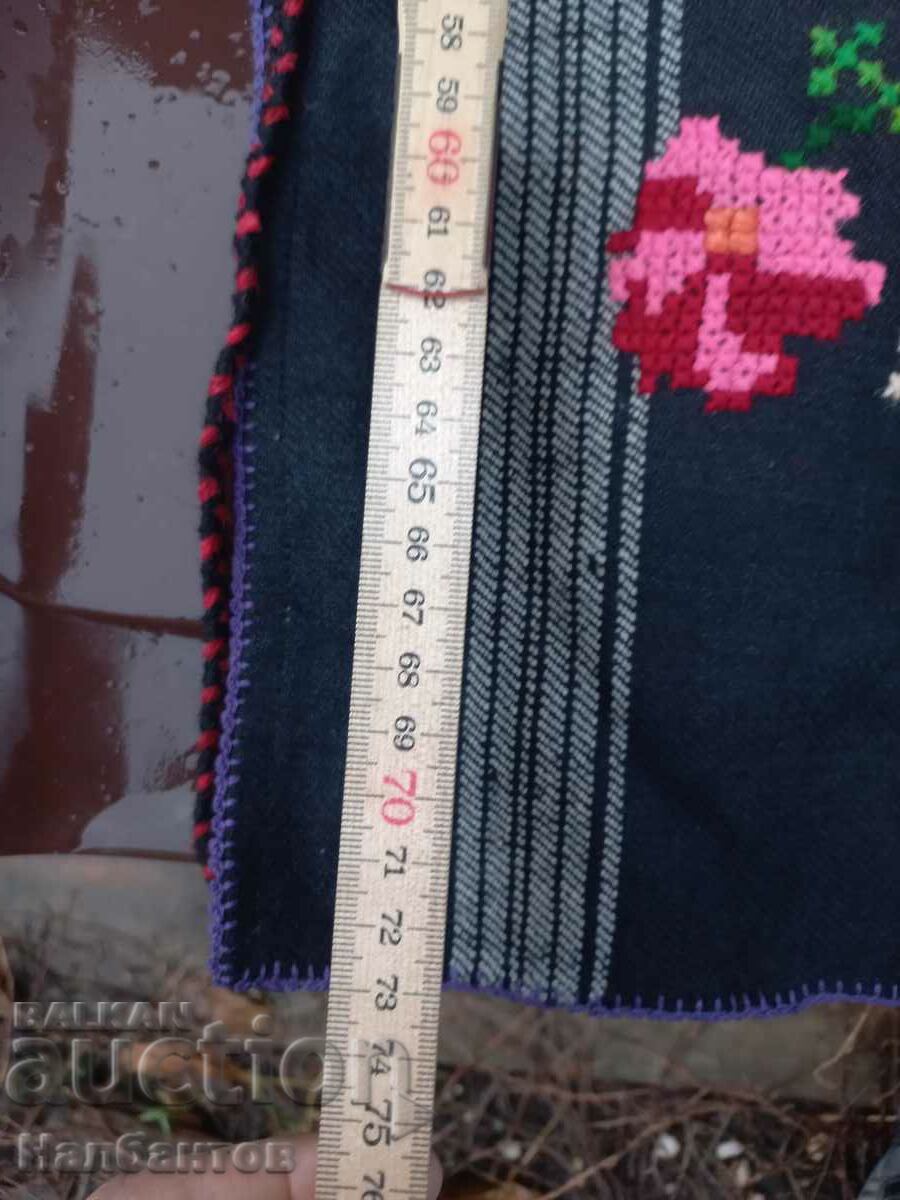 WEAR AN OLD APRON with price 50.00 BGN | € 25.56 WEAR AN OLD APRON with price 50.00 BGN | € 25.56