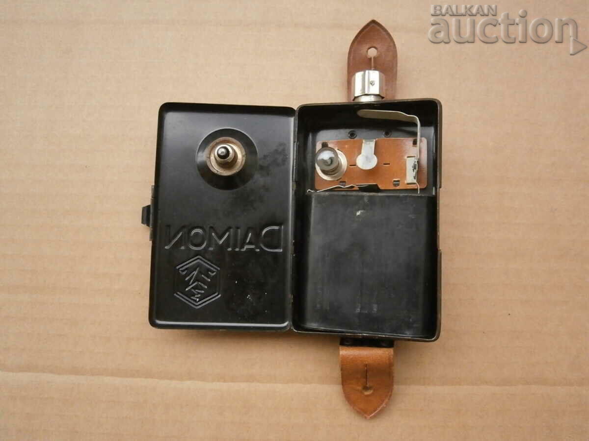 Auction Old flashlight DAIMON lamp searchlight WERMACHT WW2 Auction Old flashlight DAIMON lamp searchlight WERMACHT WW2