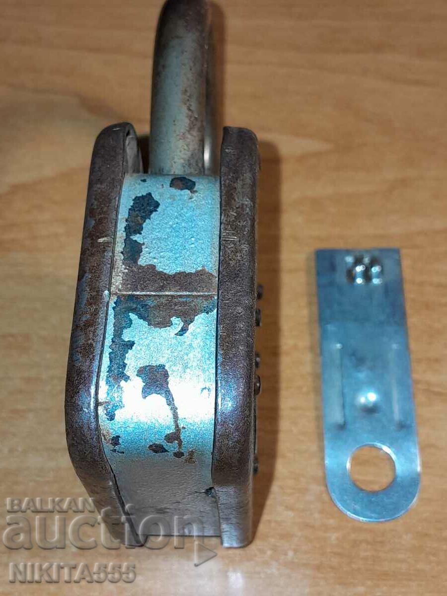 Licitație Vechi lacăt rusesc cu placă - URSS Licitație Vechi lacăt rusesc cu placă - URSS