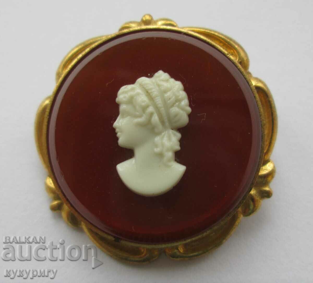 Elegant old lady's gold plated brooch