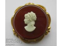 Elegant old lady's gold plated brooch
