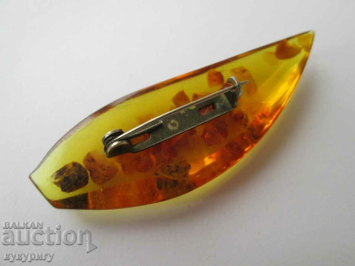 Old lady's brooch with embedded amber pieces with price 30.00 BGN | € 15.34 Old lady's brooch with embedded amber pieces with price 30.00 BGN | € 15.34