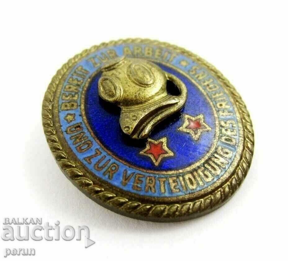 Rare Badge-GDR-Ready to Protect Peace-Navy-Diving-Diving with price 26.00 BGN | € 13.29 Rare Badge-GDR-Ready to Protect Peace-Navy-Diving-Diving with price 26.00 BGN | € 13.29