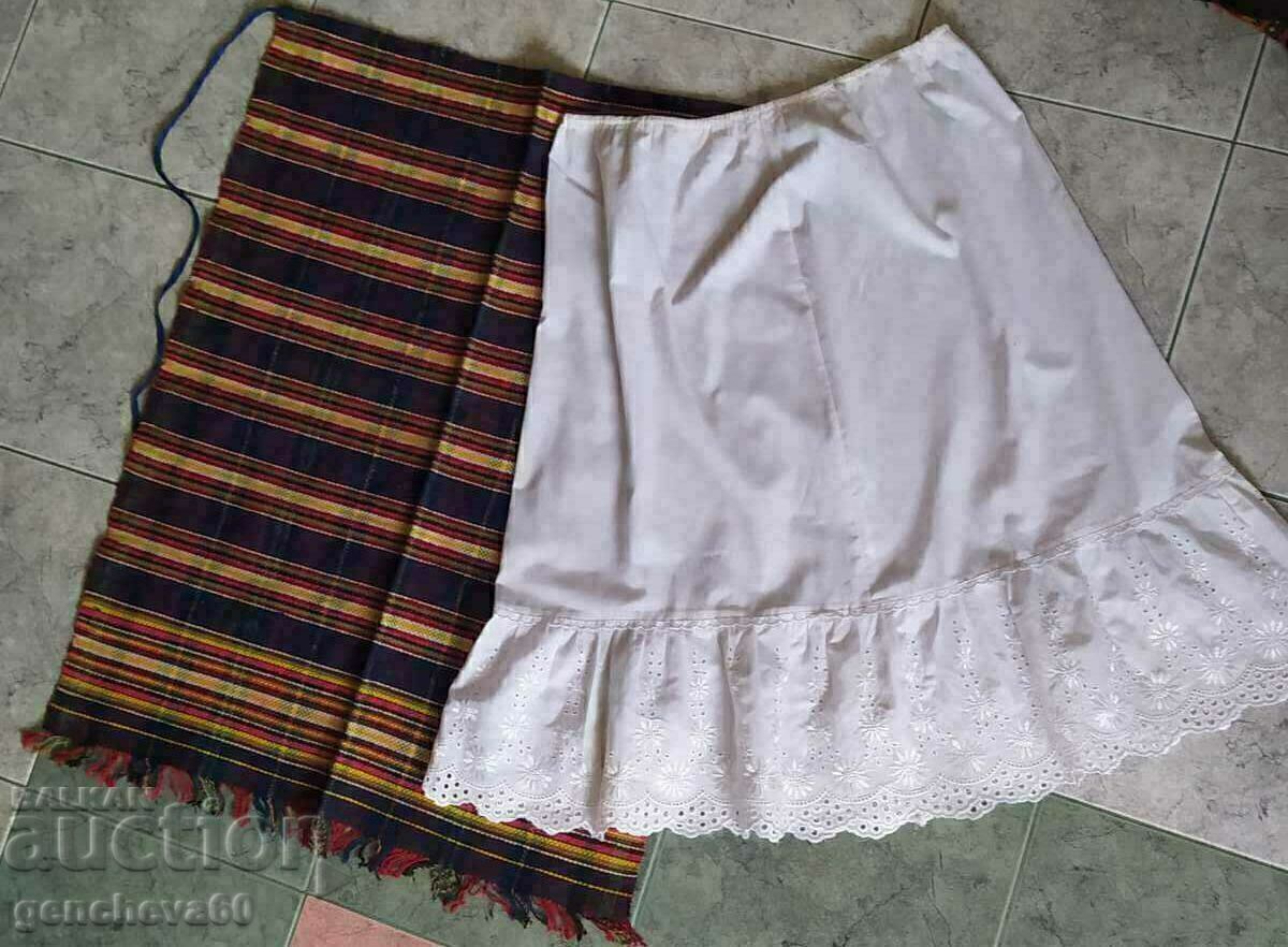 Licitație Șorț și jupon autentice, broderii, costume