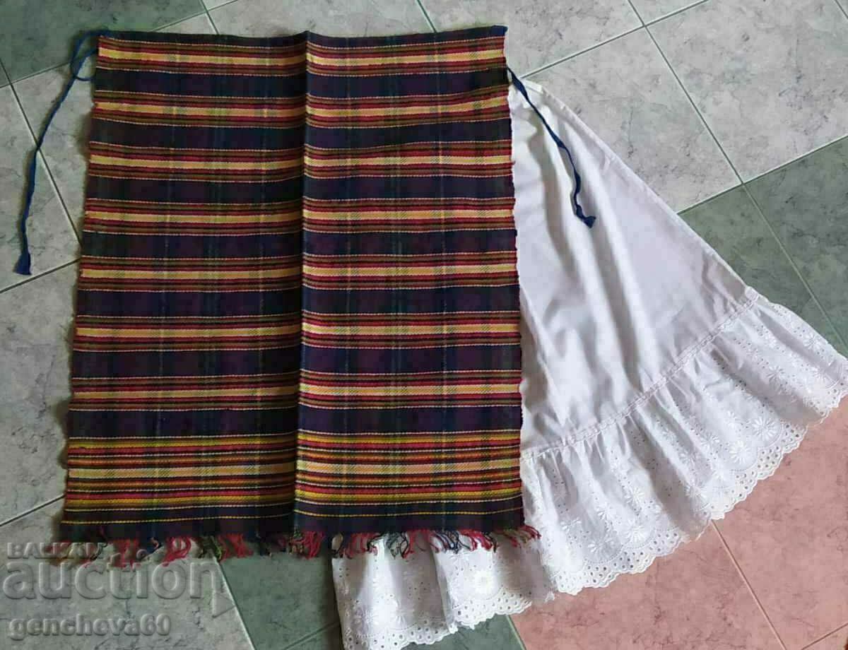 Livrarea Șorț și jupon autentice, broderii, costume