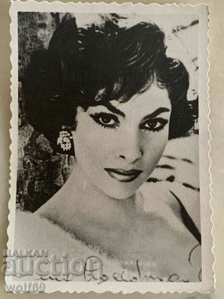 Famous artists-Gina Lollobrigida-Italy-2 pieces with price 1.00 BGN | € 0.51