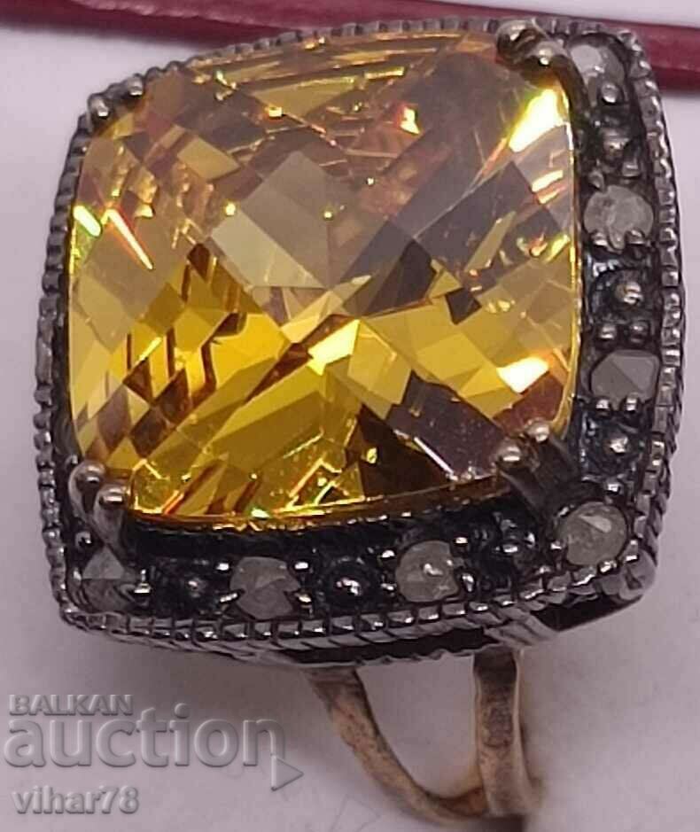 Ring with citrine and diamonds - made of 9 carat gold and with - 6 Ring with citrine and diamonds - made of 9 carat gold and with - 6