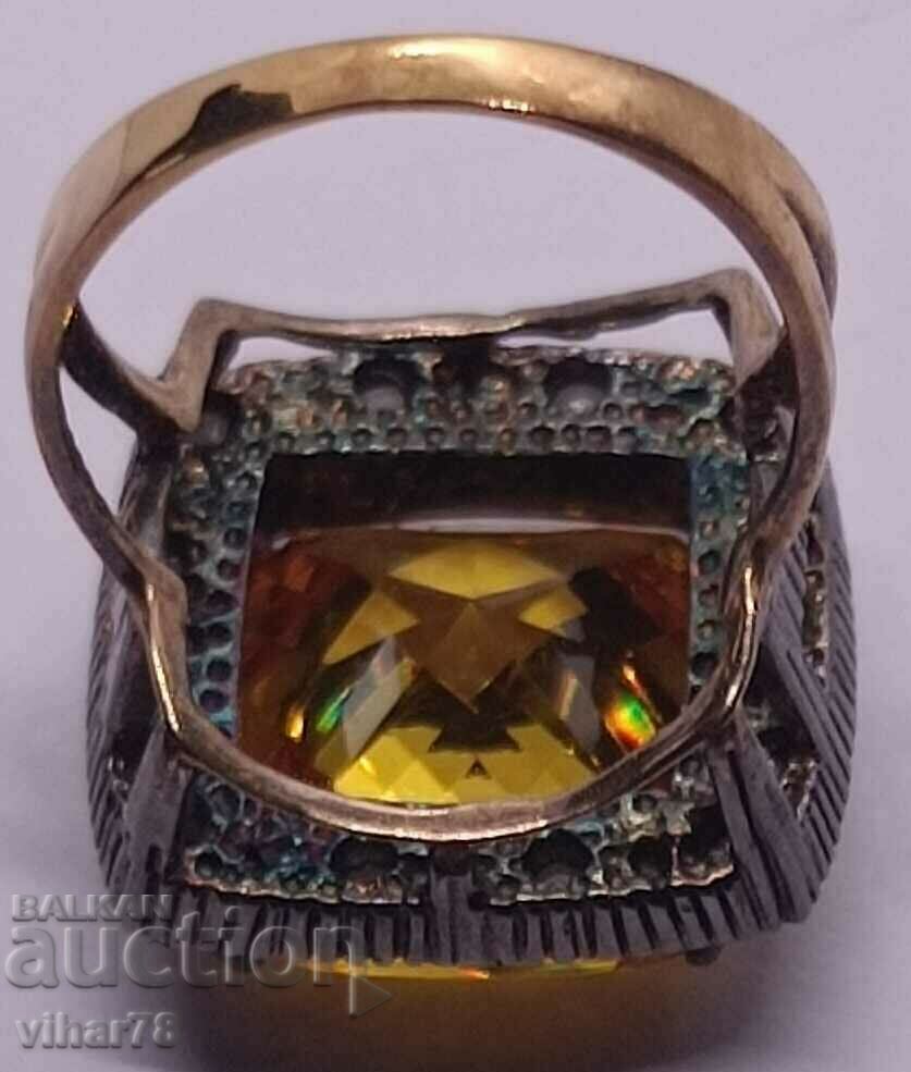 Ring with citrine and diamonds - made of 9 carat gold and with - 7 Ring with citrine and diamonds - made of 9 carat gold and with - 7