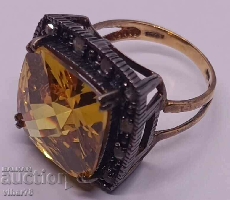Inel cu citrin si diamante - realizat din aur de 9 carate si cu