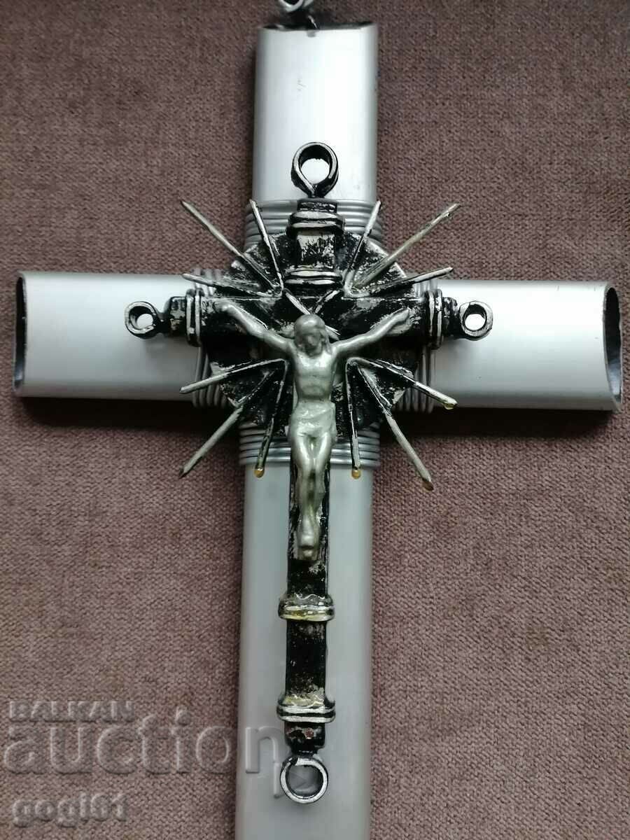 Ένας μοναδικός μεγάλος σταυρός