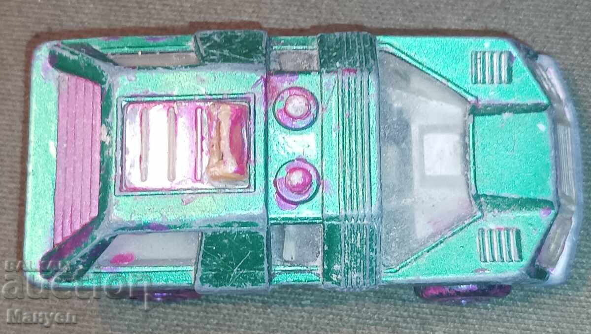 Auction  Selling a Matchbox.